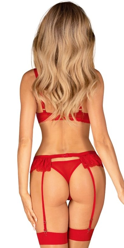 CONJUNTO TRES PIEZAS Conjunto de lingerie vermelho com detalhes elegantes.